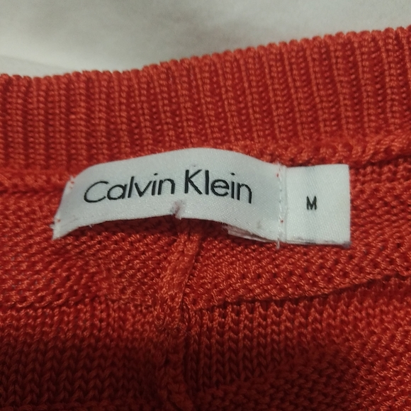 Calvin Klein 3/4 sleeve sweater - Picture 2 of 2